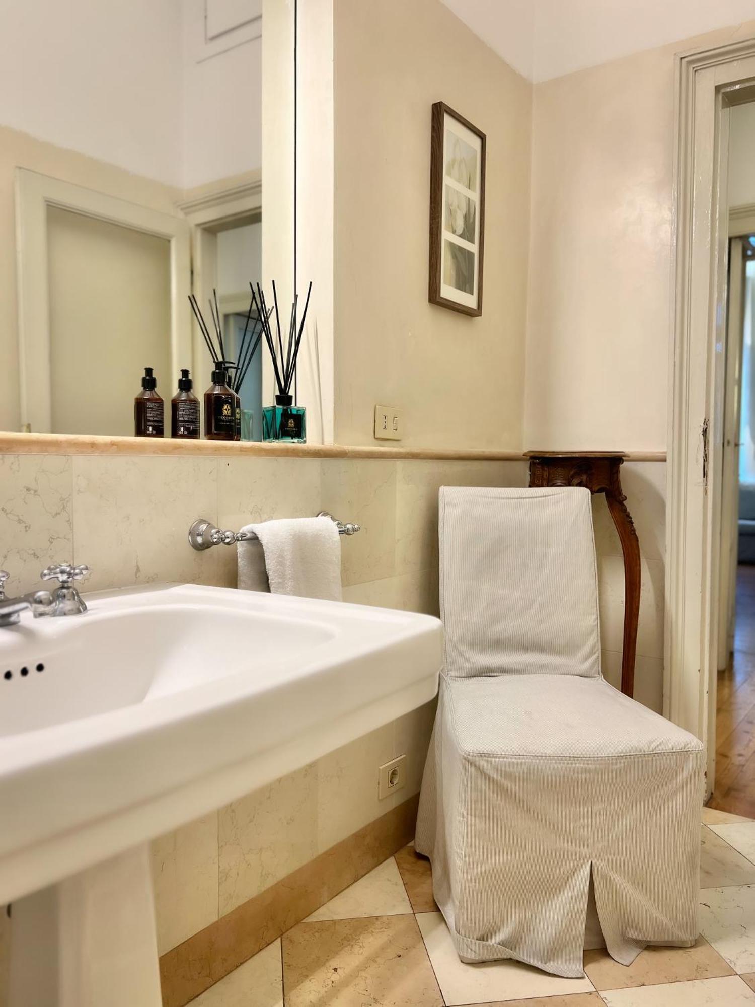 Comecasa 2 Bedrooms Apartment In Via Curtatone Milano Exteriör bild