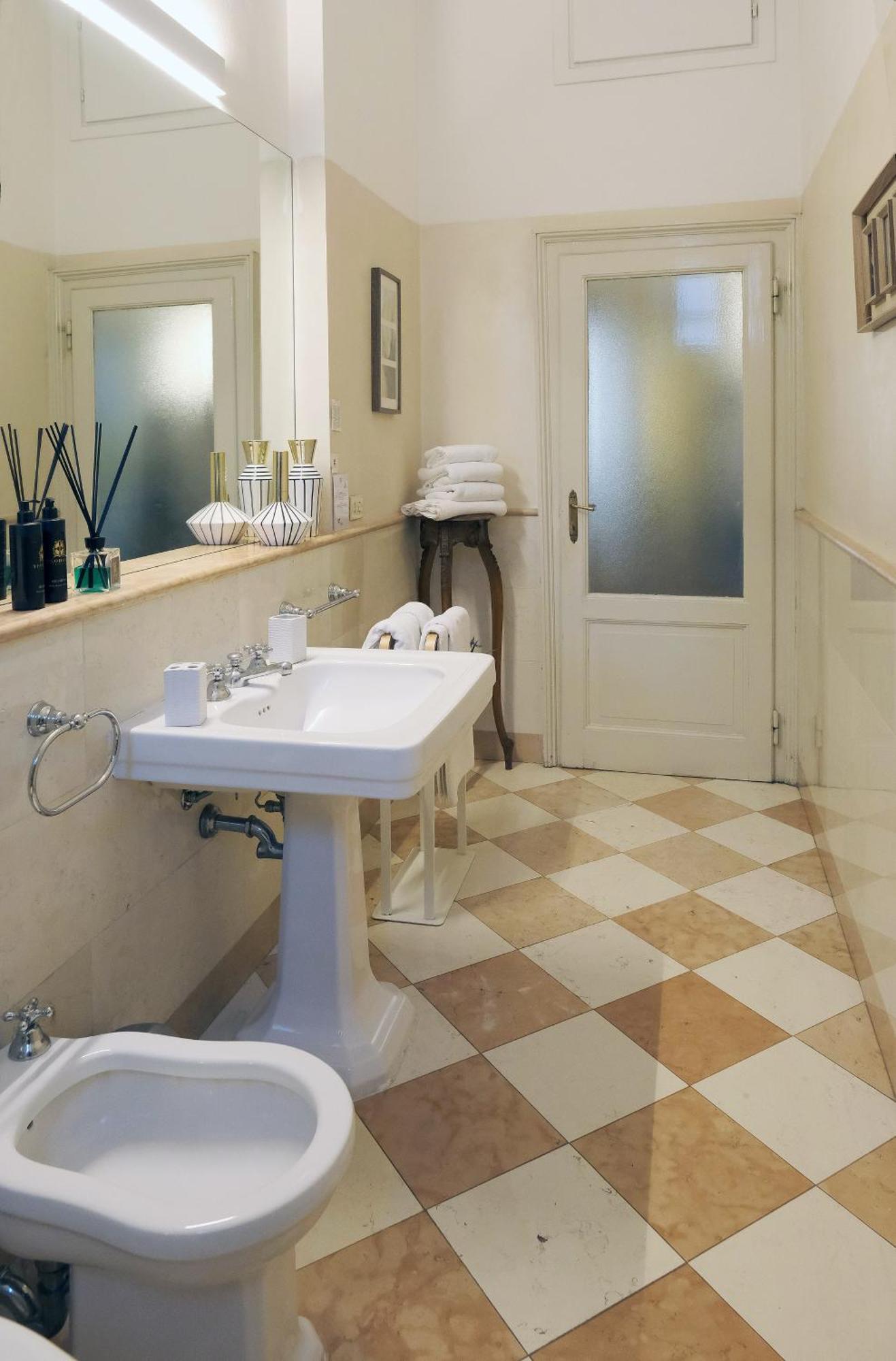 Comecasa 2 Bedrooms Apartment In Via Curtatone Milano Exteriör bild
